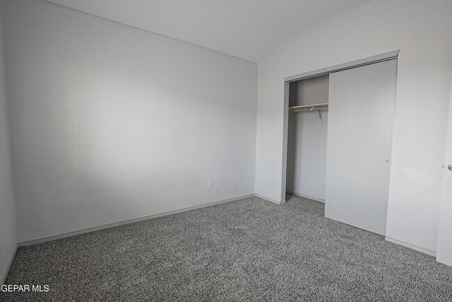 Building Photo - 461 Villa Ysleta