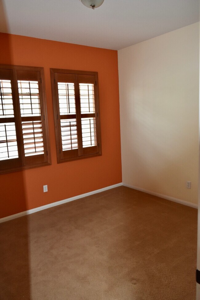 Building Photo - $3,800- 3 Bed 2 Bath Condo at Clover Commu...