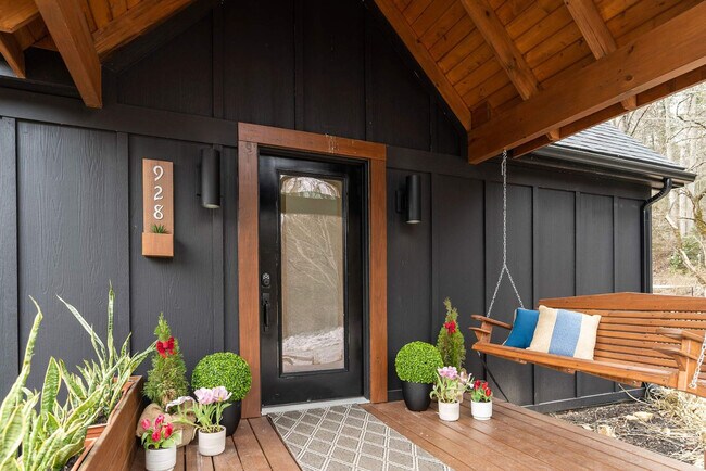 Building Photo - 928 Ditney Way