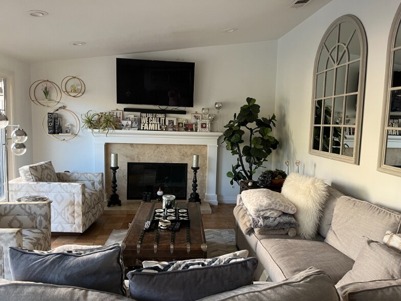 Building Photo - 6051 Flambeau Rd