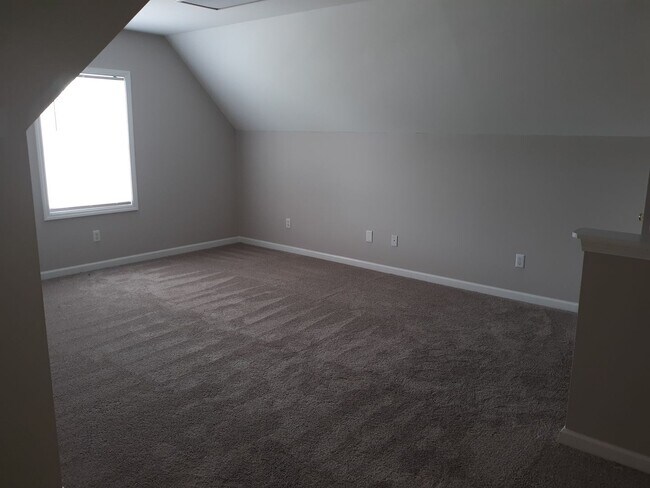 Building Photo - Charming Home in Northeast Columbia - Less...