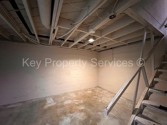 Building Photo - Charming Two Bedroom House near Downtown V...