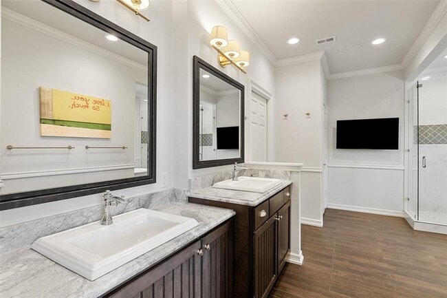 Building Photo - 2922 Thousand Oaks Dr