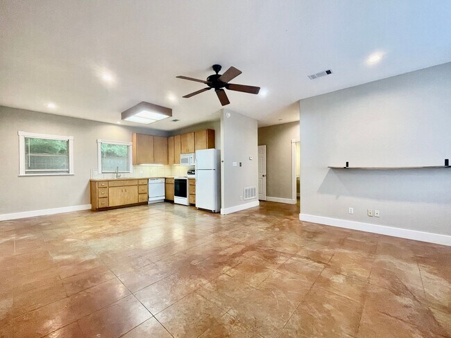 Primary Photo - 705 Smith Dr