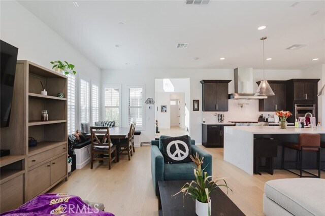 Building Photo - 11743 Canoga Ave