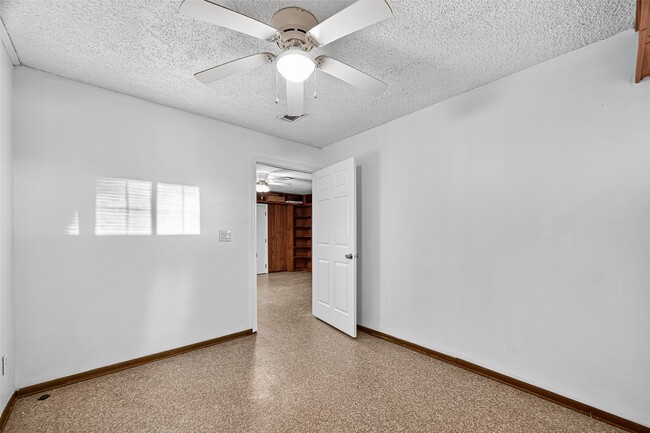 Building Photo - 3817 Anita St