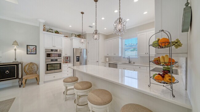 Building Photo - 1111 Mallorca Dr