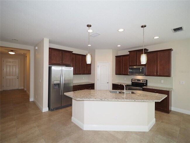 Building Photo - 995 Molly Cir