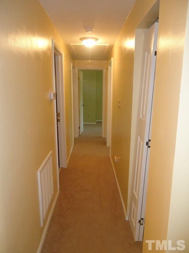 Building Photo - 110 Charolais Trail
