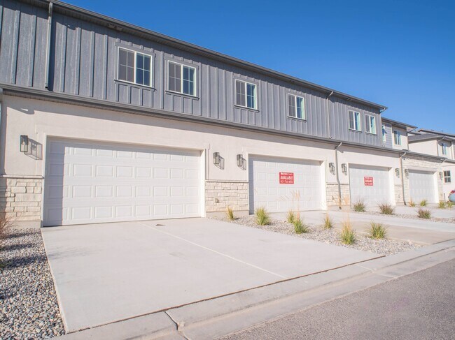 Building Photo - 3545 Hardman Way
