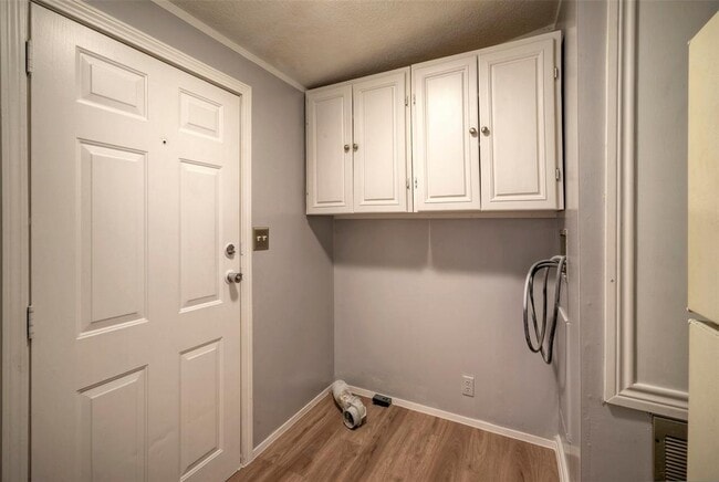 Building Photo - 125 Queen Anne Cir
