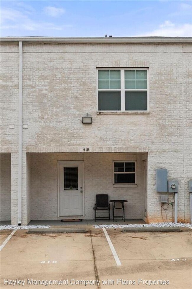 Building Photo - 2 br, 2.5 bath House - 418 North Donahue Dr