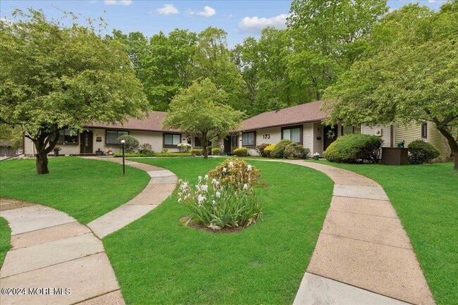 Building Photo - 173 Amberly Dr