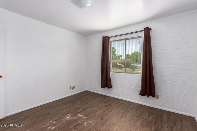Building Photo - 1209 S Roosevelt St