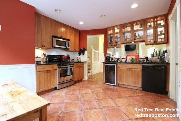 Primary Photo - 24 Burton St