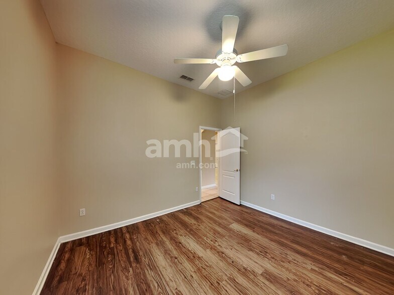 Building Photo - 725 Gulf Land Dr