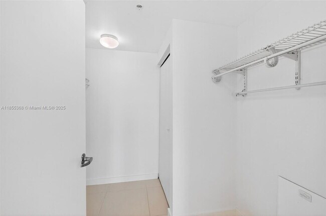 Building Photo - 60 SW 13th St