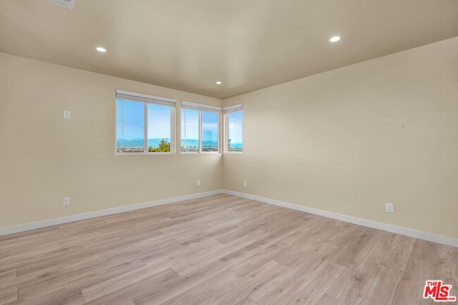 Building Photo - 5324 Weatherford Dr