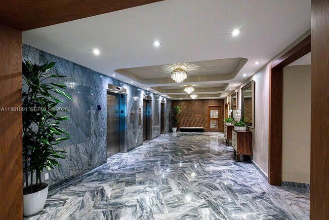 Building Photo - 5401 Collins Ave