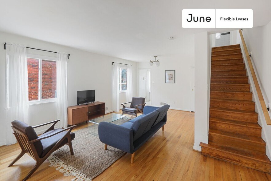 Primary Photo - 530 Ingraham St NE