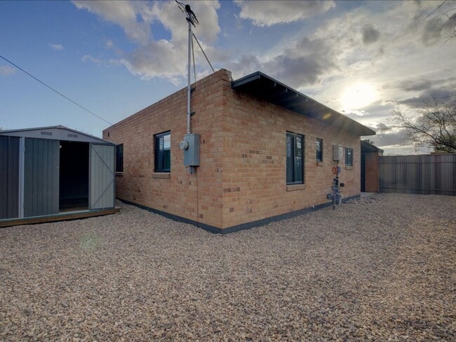 Building Photo - Cozy 2-Bedroom Home with Community Pool & Covered Parking