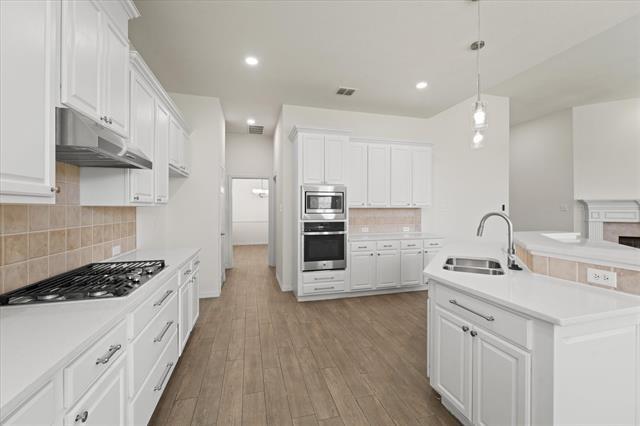 Building Photo - 8908 Red Oaks Dr