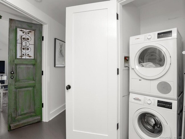 Building Photo - 199 Hillspoint Rd