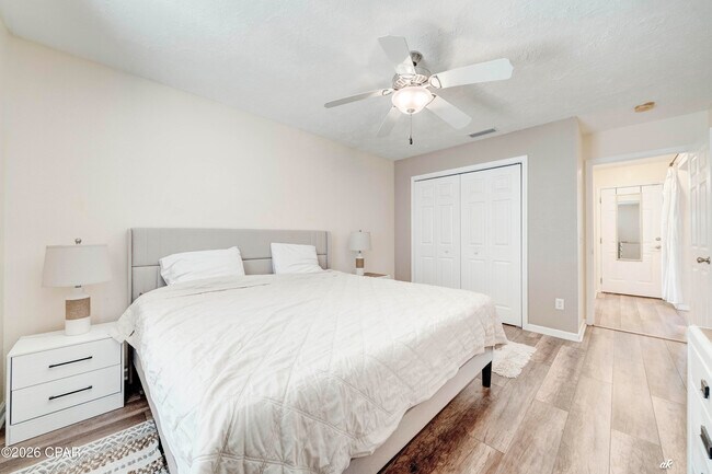 Building Photo - 420 Water Oak Cir