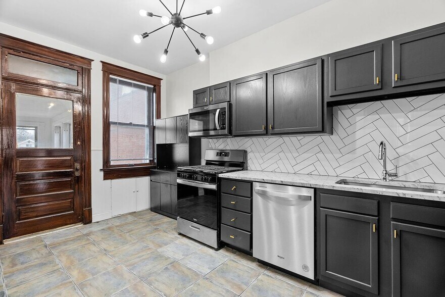 Building Photo - 2203 McCausland Ave