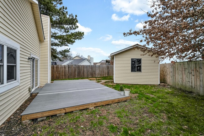 Building Photo - 1400 Riverside Dr