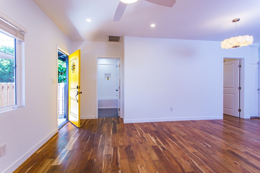 Building Photo - 3440 N Figueroa St