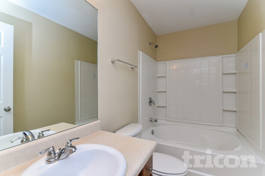 Building Photo - 1470 Knights Trail