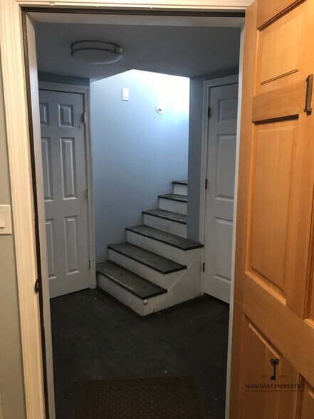 Building Photo - 7 Denby Rd