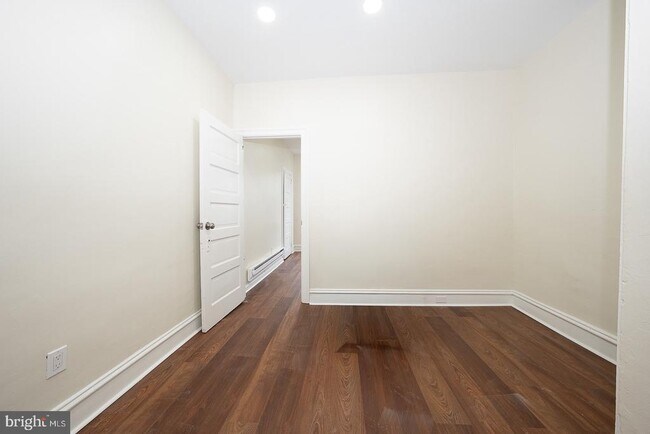 Building Photo - 22 Ardmore Ave