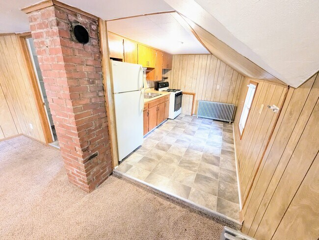 UPGRADES TO STAINLESS STOVE AND NEW FRIDGE NOT SHOWN IN IMAGES - 116 Cushing St