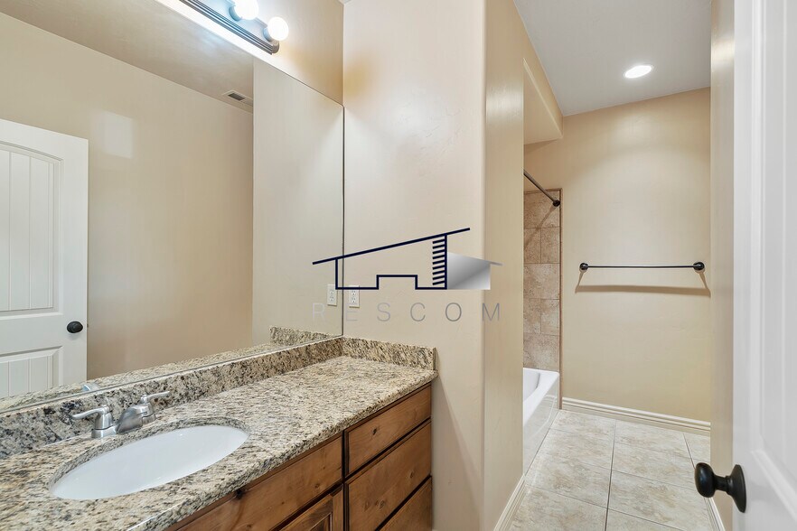 Building Photo - 757 W 4400 S