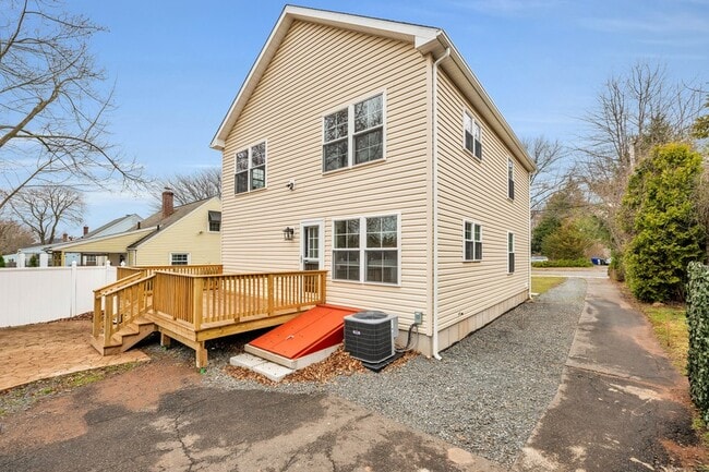 Building Photo - 39 Robbins Ave
