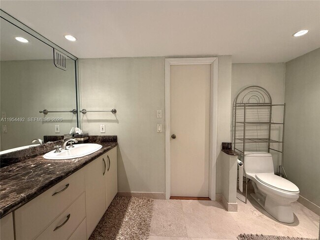 Building Photo - 1833 S Ocean Dr