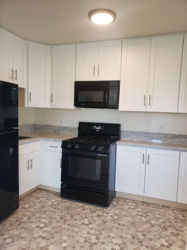 Building Photo - Normal Heights 1bdr!