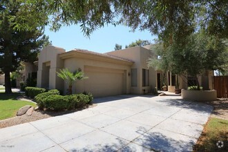 Building Photo - 7371 E Vaquero Dr