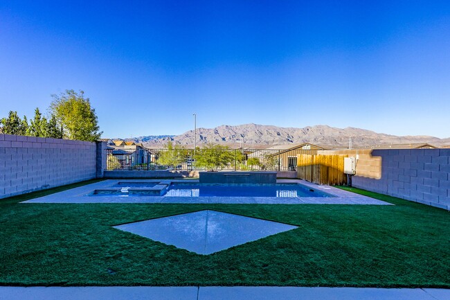 Building Photo - Beautiful North Las Vegas Pool Home With 1...