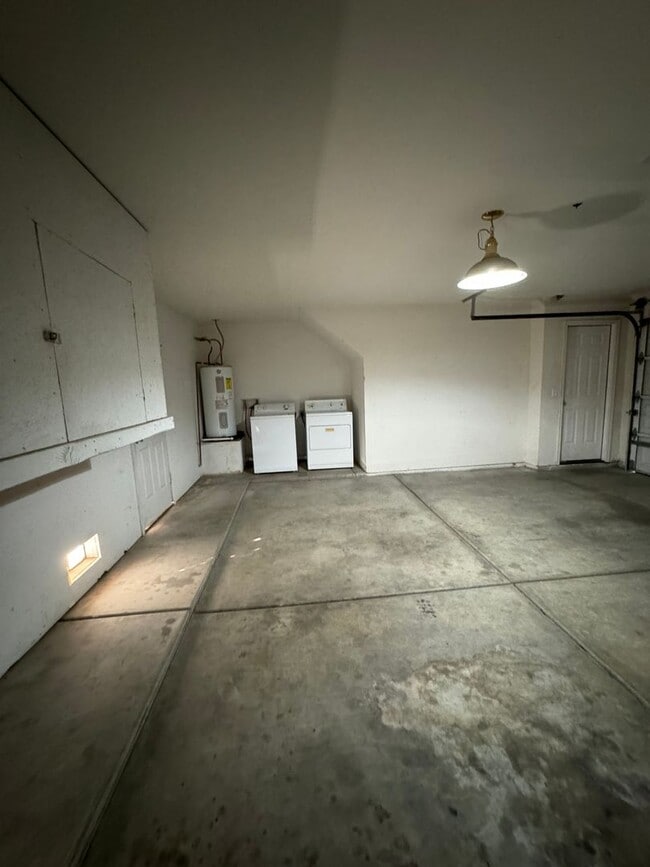 Building Photo - 1 bedroom 1 bath - Apartment Near Casinos with Attached Garage