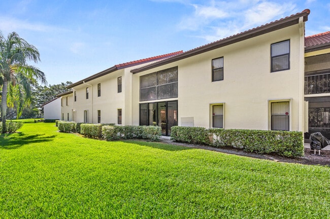 Building Photo - 5945 Parkwalk Dr