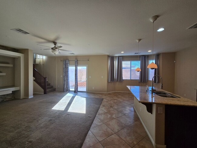 Building Photo - An Amazing 3 Bedroom Home in South East Las Vegas.