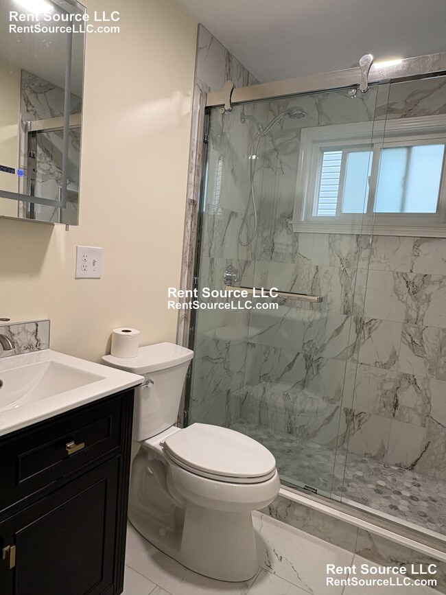 Building Photo - 17 A Benton Rd