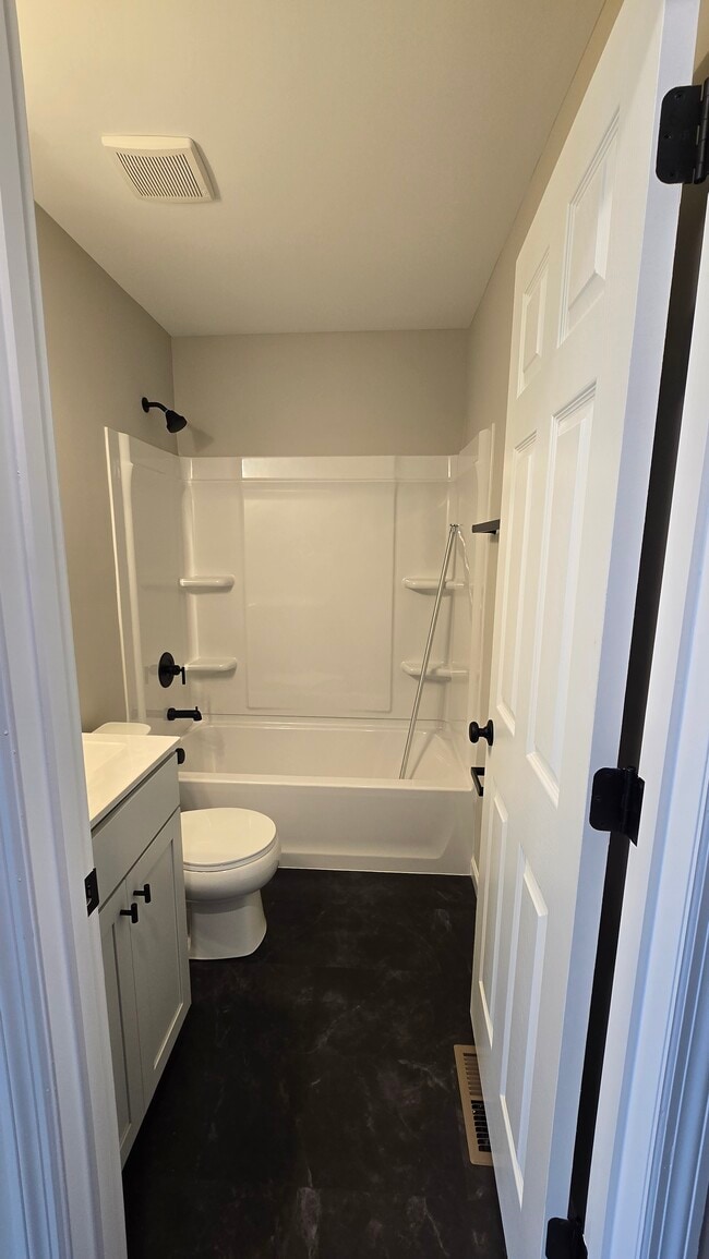 Building Photo - 502 Apple Orchard Lane