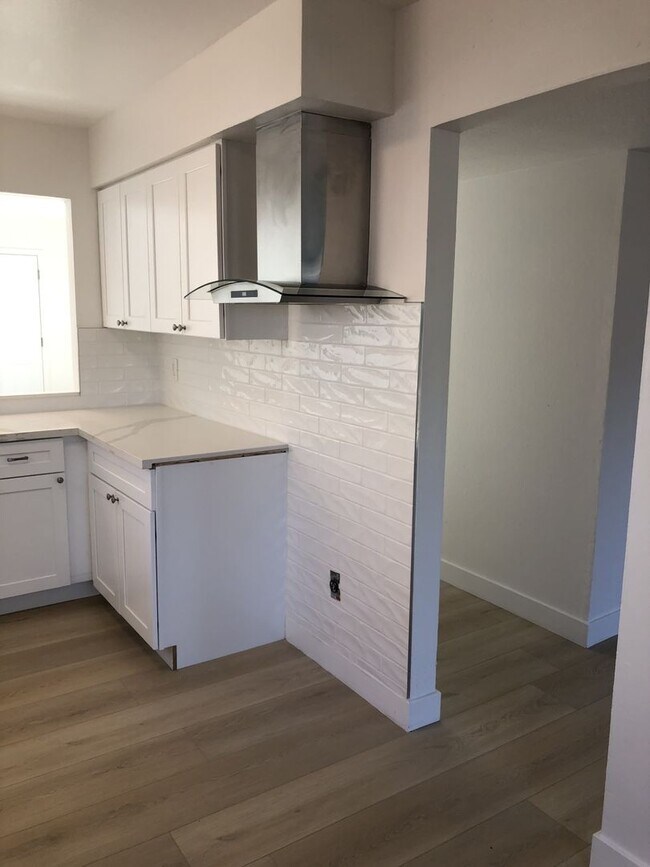 Building Photo - Brand New Whole House Renovation!