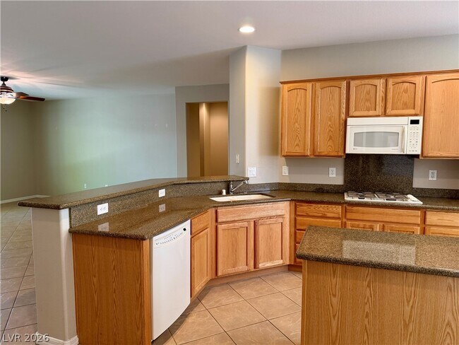Building Photo - 2168 Sawtooth Mountain Dr