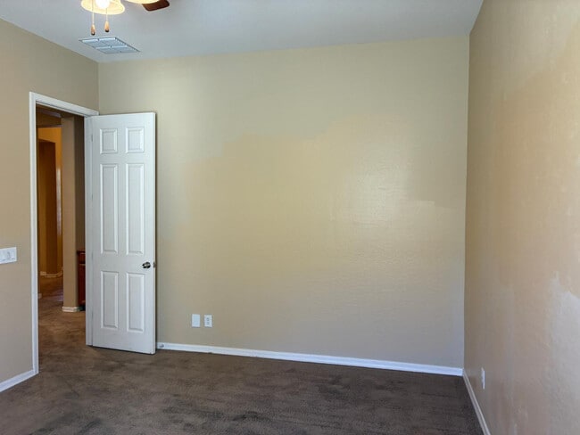 Building Photo - 20973 W Cora Vista