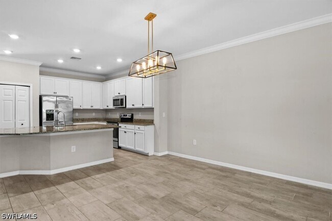 Building Photo - 9176 Glenforest Dr